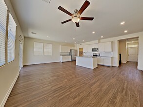 9282 Opal Bay Ct in Enterprise, NV - Building Photo - Building Photo