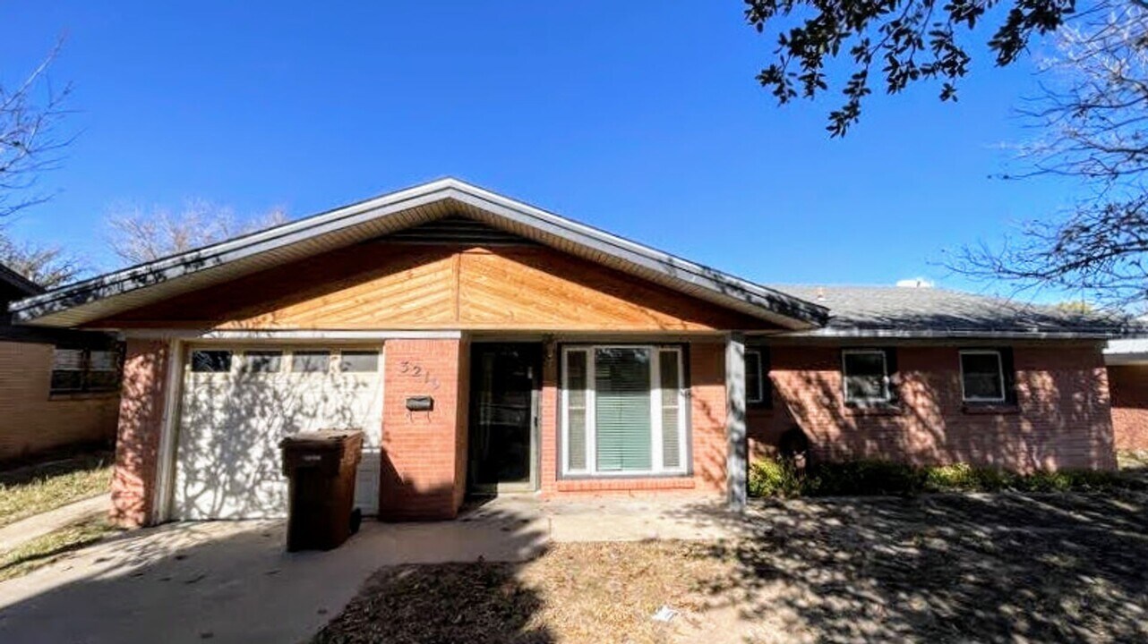 3219 Cornell Ave in Big Spring, TX - Building Photo