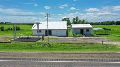 11833 TX-90 in Bedias, TX - Building Photo - Building Photo