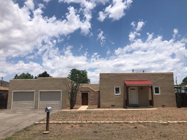 property at 406 N 4th St