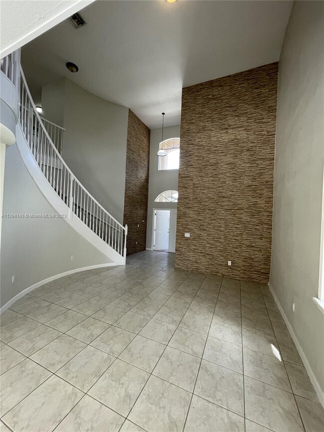 2240 SE 19th Ave in Homestead, FL - Building Photo - Building Photo