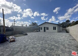 6829 Bellaire Ave in Los Angeles, CA - Building Photo - Building Photo