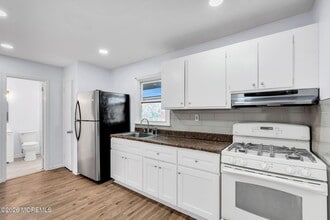 105 Clark St in Keyport, NJ - Building Photo - Building Photo