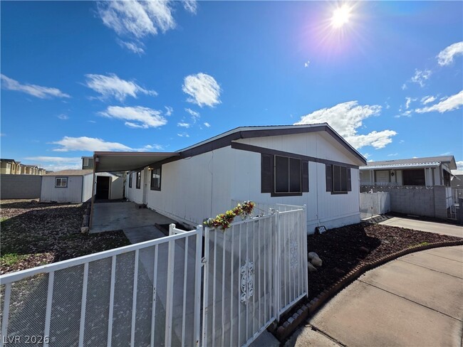 property at 2916 Gavilan Ln