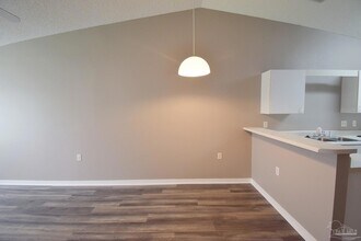 309 Loveland Cir in Pensacola, FL - Foto de edificio - Building Photo