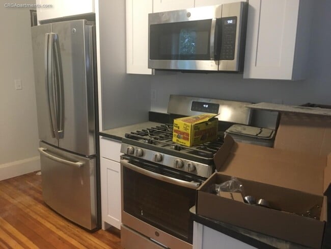 17 Ashland St, Unit 3B