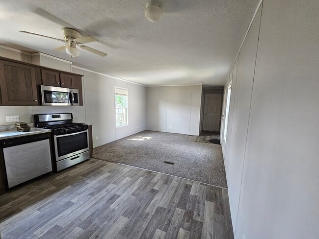 2320 Catalpa St in Liberty, MO - Building Photo - Building Photo