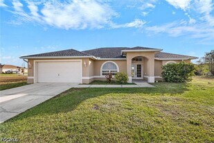 2227 NW 3rd Pl in Cape Coral, FL - Building Photo