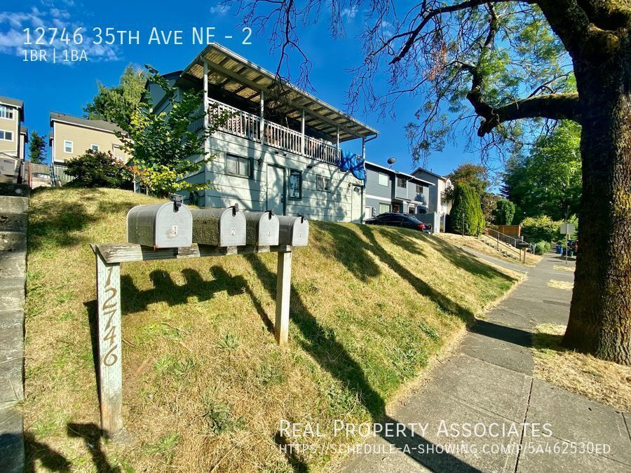 12746 35th Ave NE in Seattle, WA - Building Photo