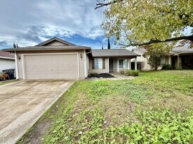 7721 Antelope Hills Dr in Antelope, CA - Building Photo