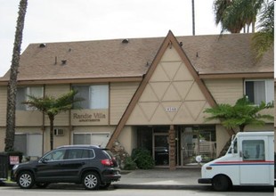 Randie Villa Apartments in Bellflower, CA - Foto de edificio - Building Photo