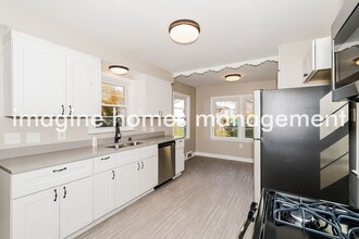9200 Minnetonka Blvd in Minneapolis, MN - Building Photo - Building Photo
