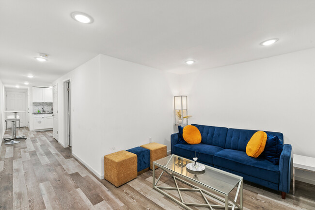1711 Edgley St, Unit 1 in Philadelphia, PA - Foto de edificio - Building Photo