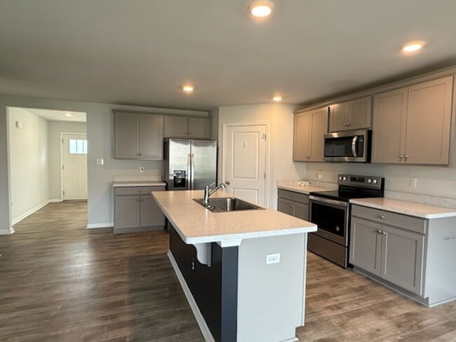 7980 Uplands Dr in New Kent, VA - Building Photo - Building Photo