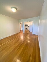 122 Riverway, Unit 4 in Boston, MA - Building Photo - Building Photo