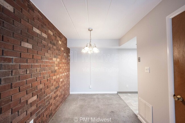 324 Progress Rd, Unit B6 in Shelbyville, IN - Foto de edificio - Building Photo