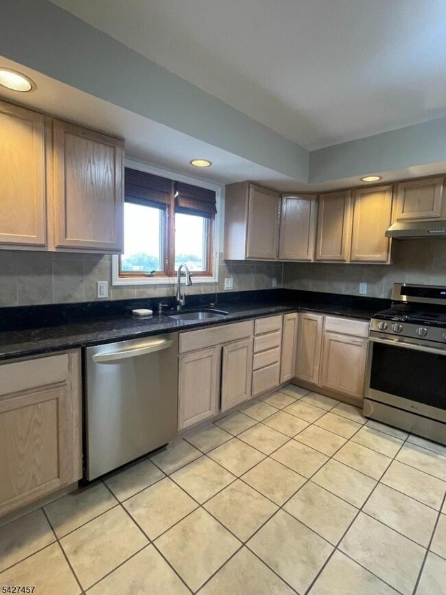 254 Crystal St in North Arlington, NJ - Building Photo - Building Photo