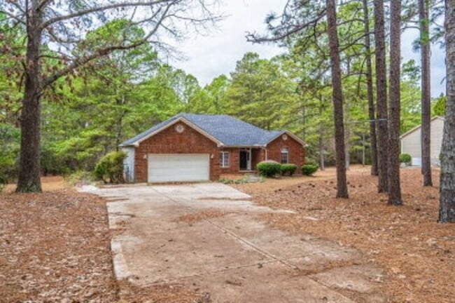 1110 Devonshire Trail in Aberdeen, NC - Building Photo - Building Photo