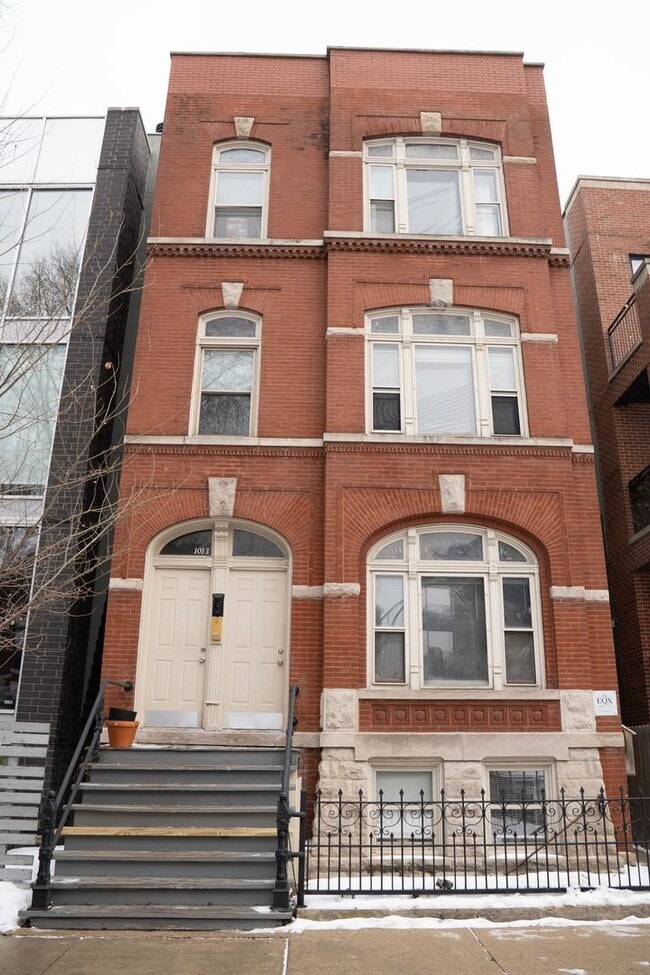 1013 N Winchester Ave