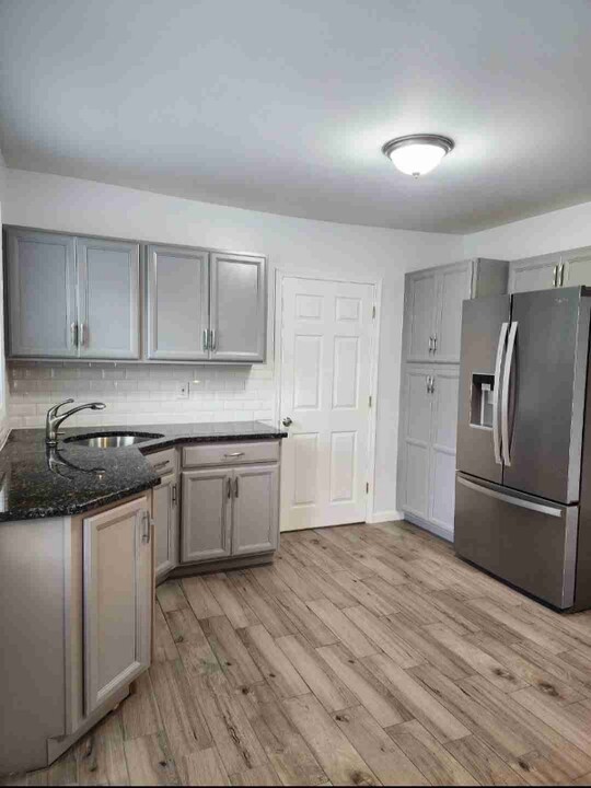 1832 Price St in Scranton, PA - Building Photo