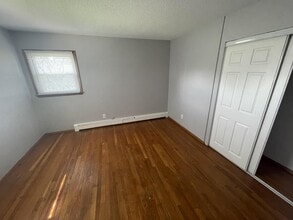 1876 Murphy Woods Rd in Beloit, WI - Foto de edificio - Building Photo