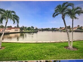 2001 Atlantic Shores Blvd, Unit 516 in Hallandale Beach, FL - Building Photo - Building Photo