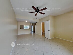 52 Simonton Cir in Weston, FL - Foto de edificio - Building Photo