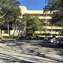 3050 NW 42nd Ave in Coconut Creek, FL - Building Photo - Building Photo