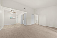 College Glen Apartments in Sacramento, CA - Foto de edificio - Interior Photo