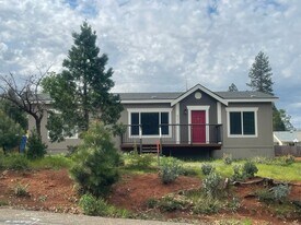 6214 Woodbury Dr in Magalia, CA - Building Photo