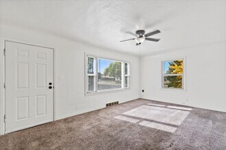 1104 E Dewey Ave in Nampa, ID - Building Photo - Building Photo