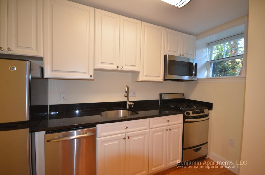 20 Langdon St, Unit D in Cambridge, MA - Building Photo