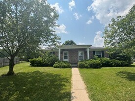 1228 S Creek Ln in Toledo, OH - Building Photo