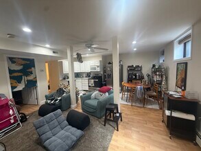 18 Dean Rd, Unit GA in Brookline, MA - Foto de edificio - Building Photo