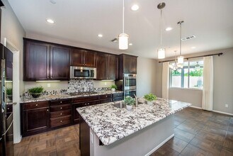 10828 Rio Grande Ln in Riverside, CA - Building Photo - Building Photo