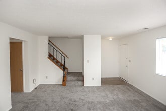 Cloverdale Heights in Crawfordsville, IN - Foto de edificio - Interior Photo