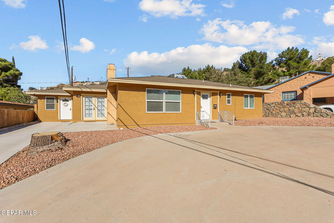 1109 Whitaker Ln in El Paso, TX - Building Photo