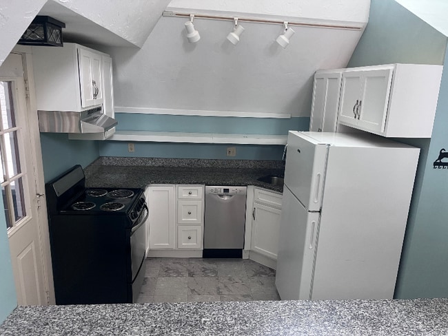 410 N State St in Concord, NH - Building Photo - Building Photo