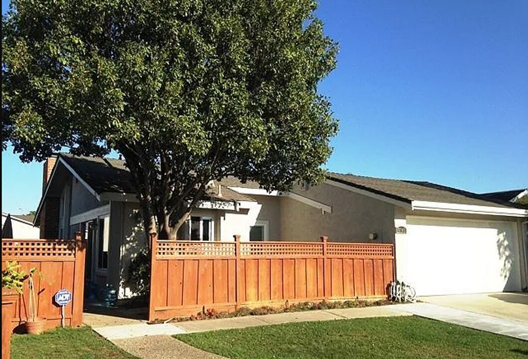 5393 Cedar Grove Cir in San Jose, CA - Building Photo