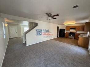 18613 E Chaffee Pl in Denver, CO - Building Photo - Building Photo