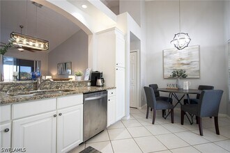 5705 Heron Ln in Naples, FL - Building Photo - Building Photo