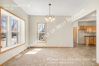 956 Logan St SE in Grand Rapids, MI - Building Photo - Building Photo