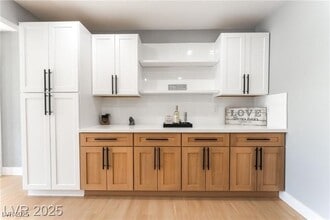 915 Melrose Dr in Las Vegas, NV - Building Photo - Building Photo