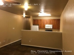 10619 Mathom Landing-Unit -Apt 1 in Universal City, TX - Building Photo - Building Photo