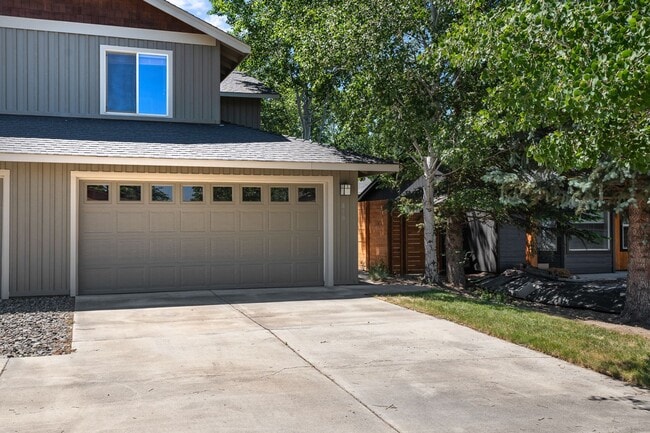 property at 810 NE Oak Pl