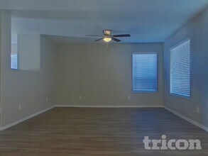 11218 W Elm Ln in Avondale, AZ - Building Photo - Building Photo