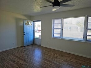 217 W University Dr in Portales, NM - Building Photo - Building Photo