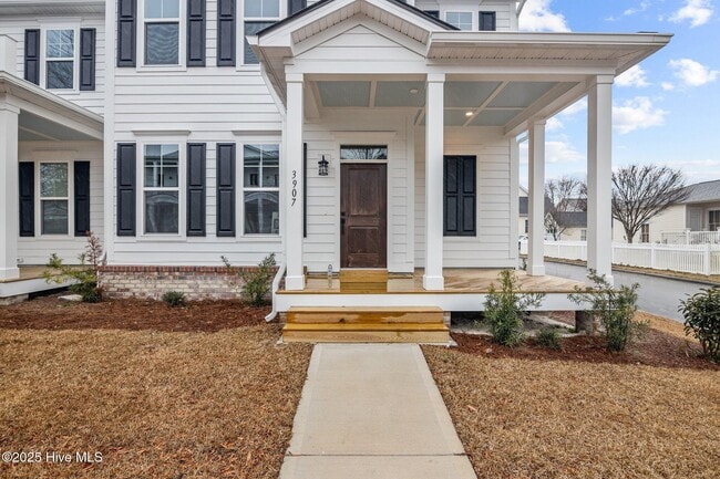 property at 3907 Reunion Pointe Ln