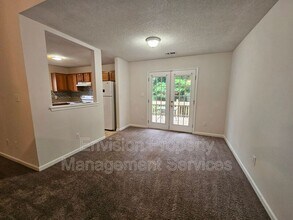 10996 Knotty Pine Pl in Hampton, GA - Building Photo - Building Photo