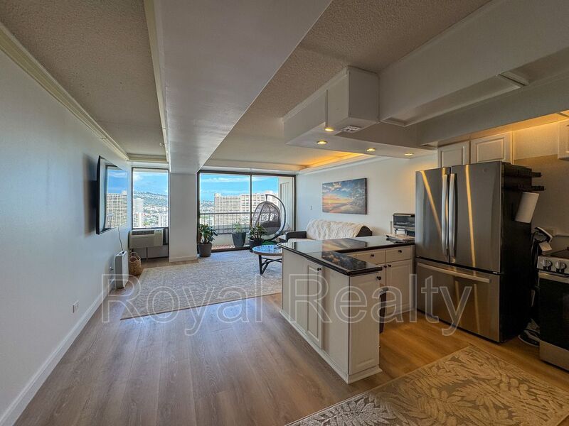 2333 Kapiolani Blvd in Honolulu, HI - Building Photo